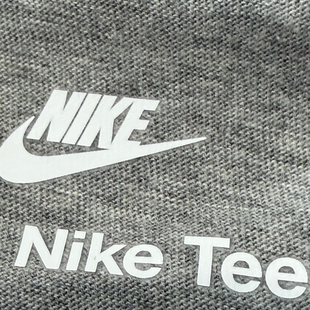 Men's Nike Sportswear Club Tee The Nike Tee Grey Embroidered Logo 100% Cotton - Picture 5 of 5